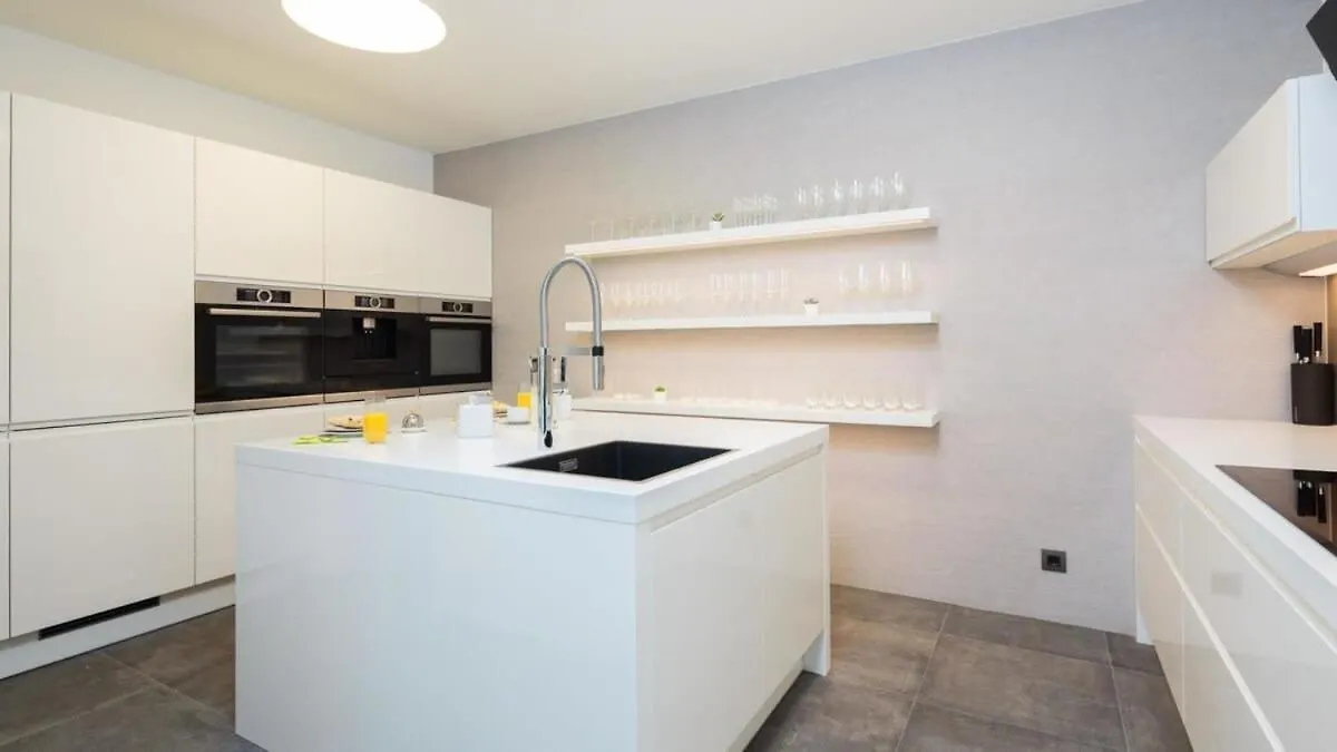 Magnificent Deluxe Villa With Jacuzzi And Steam Room Trogir